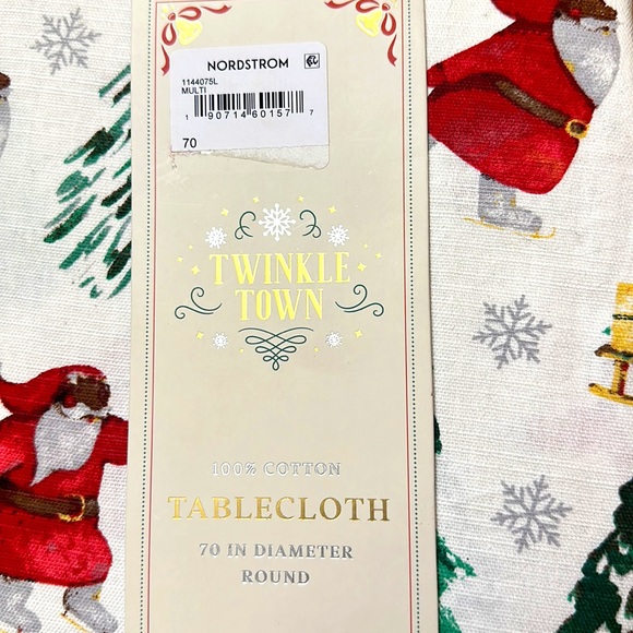 🎄NWT🎄Nordstrom’s Christmas Bundle - Picture 5 of 12